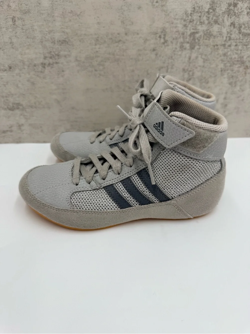 Adidas Boys Youth High Top Wrestling Shoes Gray Black Gum Size 2 G66004